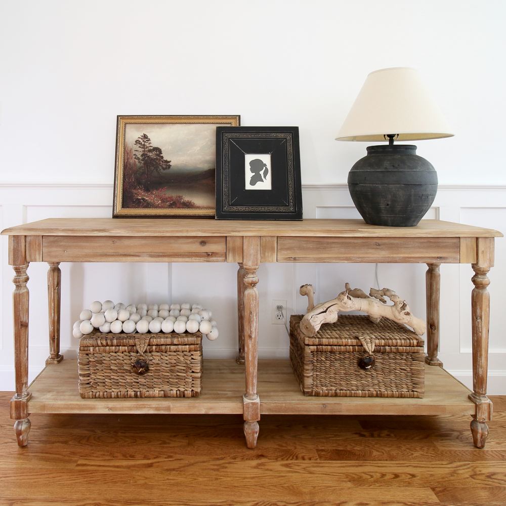 Everett console table, ceramic lamp